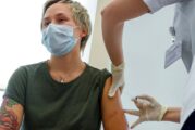 Rusia comienza a vacunar contra covid-19 a personas en riesgo