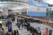 Argentina pide no hacer viajes luego de recibir vuelo de Cancún con 44 estudiantes con Covid