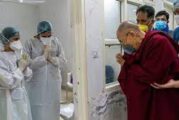 El Dalai Lama recibe la vacuna contra el covid-19