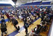 Detienen a funcionarios de Jalisco por meter a familiares en la fila de vacunación