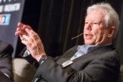 Nobel de Economía pide subastar vacunas a ricos para que no se salten la fila