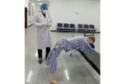 China hará obligatoria la prueba anal para detectar covid en viajeros