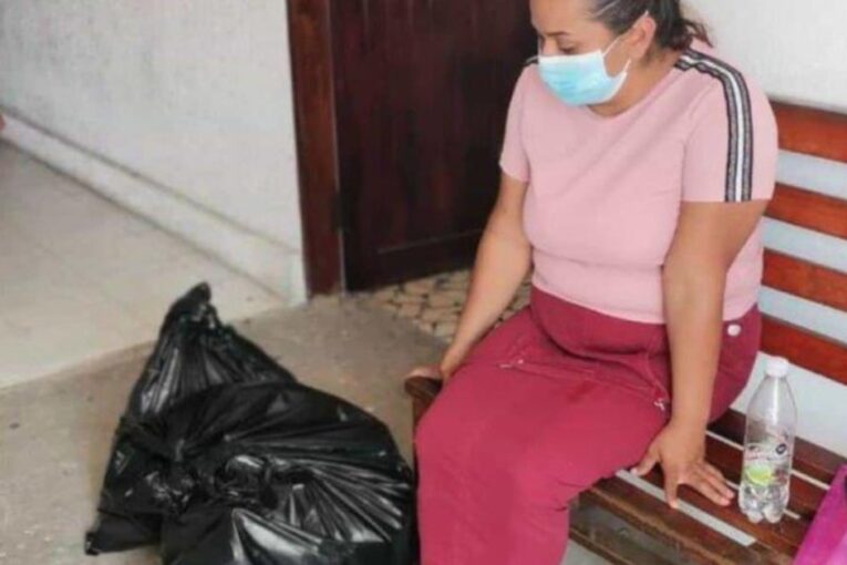 El indignante trato que sufrió una familia en Veracruz: les entregaron los restos de su ser querido en bolsas de basura