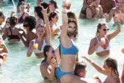México cierra el paso a migrantes, pero abre la playa a 'springbreakers'
