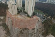 Se desprende material de talud en fraccionamiento de lujo