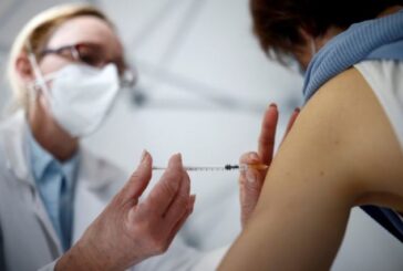 China admite baja efectividad de sus vacunas contra Covid-19, evalúa mezclar dosis