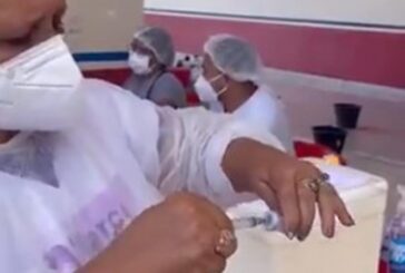 Cachan a enfermera reutilizando aguja de vacuna covid