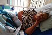 En NL, niegan vacuna anticovid a mujer mayor de 100 años por error en su CURP