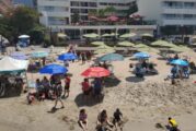 Con playas aptas, vacacionistas disfrutan de Vallarta