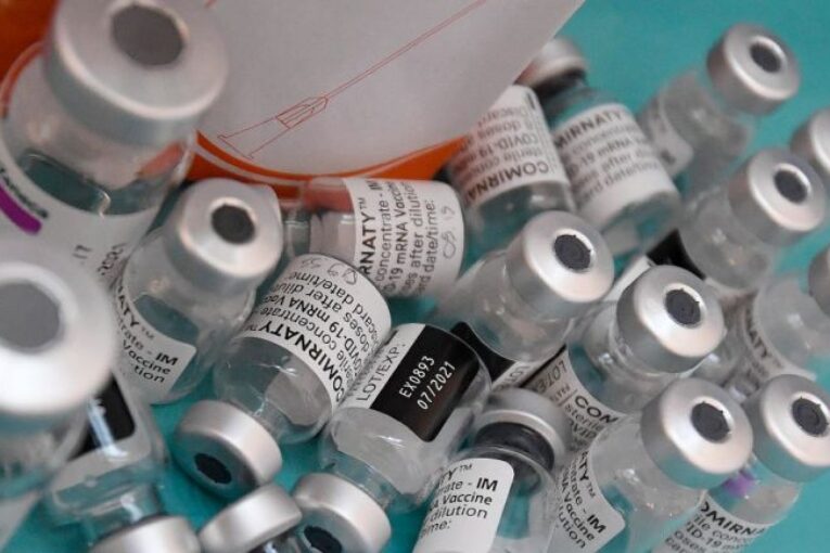 Pfizer detecta venta de vacunas COVID falsas en México: WSJ