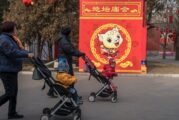 Nuevo límite en China por la crisis demográfica: 3 hijos por familia