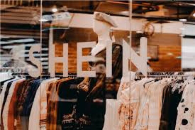 Shein, la tienda de ropa online más famosa abre tienda en CDMX | Paralelo  Informativo