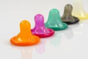 Aumenta la venta de condones tras levantamiento de restricciones en EE.UU.