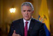 EL HELICÓPTERO DONDE VIAJABA EL PRESIDENTE DE COLOMBIA ES ATACADO A TIROS