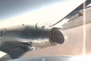 El multimillonario Richard Branson llega al espacio a bordo de su avión espacial