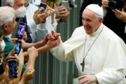 Por operación, hospitalizan al Papa Francisco