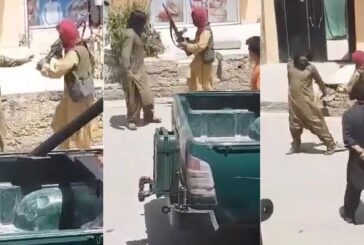 Los talibanes golpean y arrestan a civiles que defienden la bandera de Afganistán en las calles de Kabul