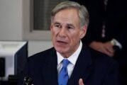 Gobernador de Texas, firme detractor del cubrebocas, da positivo a COVID