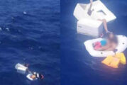 Rescatan a dos niños náufragos en altamar, aferrados a su madre ya fallecida