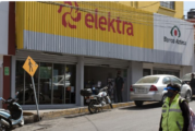 Mujer gana demanda contra Elektra, se niegan a pagarle y embarga sucursal en Michoacán; son hechos de hace 2 o 3 años: Salinas Pliego