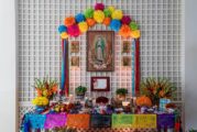 ¡Histórico! La Casa Blanca coloca su primera ofrenda de Día de Muertos, pero olvidó un detallito