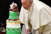 ¡Feliz cumpleaños al Papa Francisco: 85 años, sin perder la sonrisa!