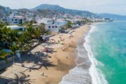Contribuye SEAPAL a la obtención de playas limpias en Puerto Vallarta