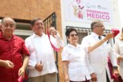 Profe Michel lleva atención médica gratuita a Boca de Tomatlán