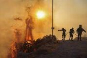 Combate Grecia el incendio más grande del que se tenga registro