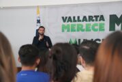 Comparte Munguía sus proyectos de gobierno con jóvenes universitarios