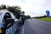 Protesta de miles de motociclistas afecta a turistas del Caribe mexicano