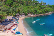 Denuncian contaminación del río y playa en Mismaloya