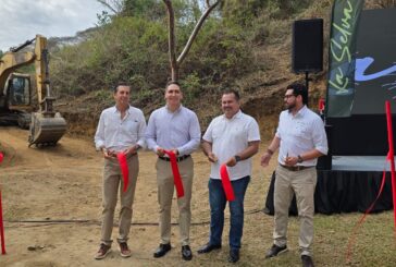 Colocación de la primera piedra de Alamar 
