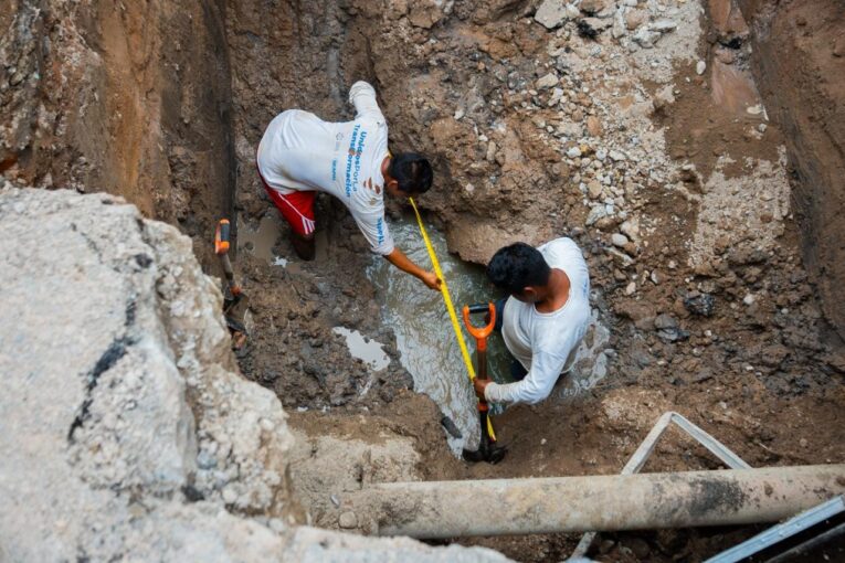 SEAPAL Vallarta atiende colapso de subcolector en La Floresta