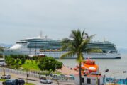 Vallarta recibe doble arribo de cruceros con miles de turistas internacionales
