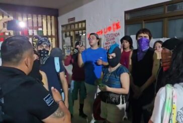Puerto Vallarta alista denuncias por vandalizar el patrimonio municipal