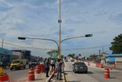 Instalan semáforo temporal para mejorar la seguridad del peatón