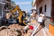 Repara SEAPAL Vallarta línea de agua potable en la colonia Centro