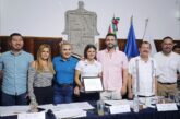 Entregan reconocimientos a vallartenses destacados