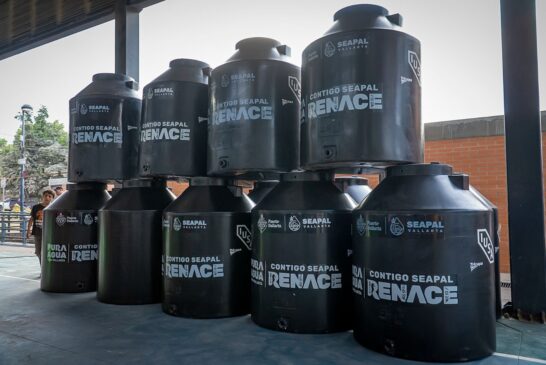 SEAPAL realiza la primera entrega de tinacos del 2026 en Volcanes