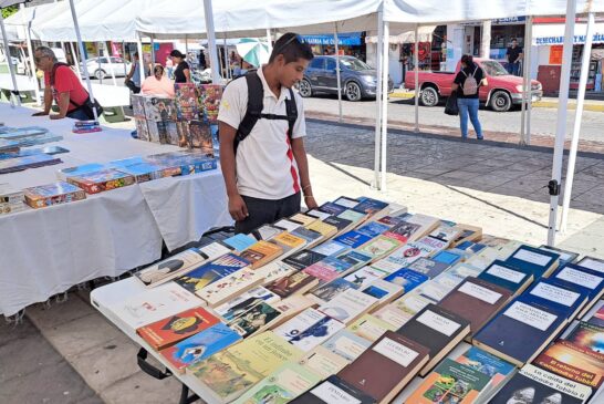 ¡El Pitillal vive su Primera Feria del Libro!