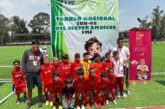 PEQUEÑOS GIGANTES DE LIGA VALLARTA HACEN HISTORIA EN TORNEO NACIONAL DE LA FMF