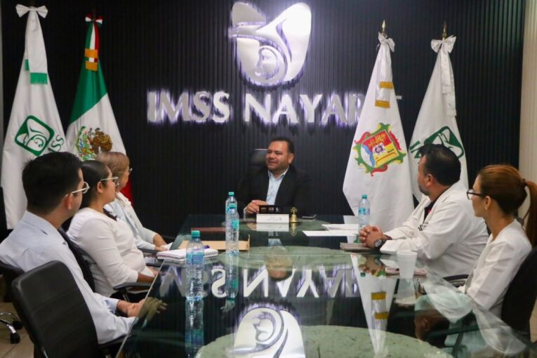 Autoridades de Nayarit y del CUCOSTA