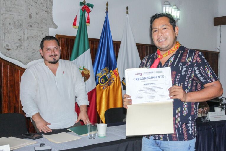 Reconocimiento por capacitación de enfermedades como VIH