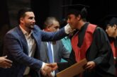 Arquitecto Luis Munguía apadrina a graduados de la Preparatoria Regional Módulo Ixtapa