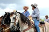 Arq. Luis Munguía celebra junto a familias Las Paseadas de Las Palmas