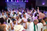Celebran adultos mayores su día con tradicional “canas al aire”