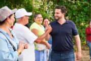 Cumple Luis Munguía a Tebelchía con agua potable y más apoyos para sus familias