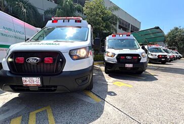 IMSS 42 de Puerto Vallarta recibe nueva ambulancia para traslados de pacientes