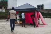 Carpas, sombrillas y mesas salen de Playa Careyeros tras operativo de Profepa